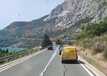 Snimka sulude vožnje na Jadranskoj magistrali dijeli se društvenim mrežama! Pogledajte manevar vozača