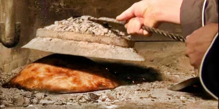 Splićanka oglasila prodaju domaćeg kruha, peka joj košta 15 eura. Razvila se živa rasprava