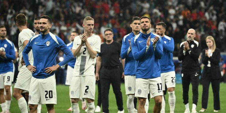 Sportske novosti – ‘120 minuta živio je slovenski san, a on ga je okrutno ugasio; Nije iznenađenje da su opet igrali savršeno…’