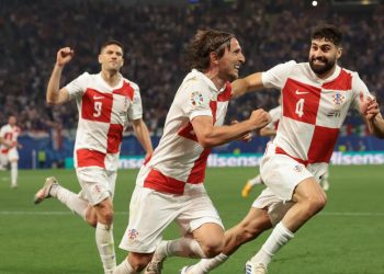 Sportske novosti – Bili su kultni pojam, fantazisti i ‘spielmacheri’, a sada su najugroženija vrsta u svijetu nogometa