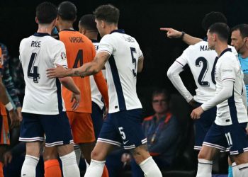 Sportske novosti – Carragher ismijavao suđenje za Engleze: ‘Ovo penal? Nikada’. Neville: ‘Potpuna sramota’