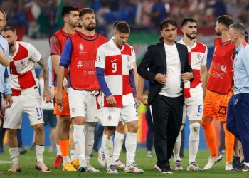 Sportske novosti – Dalić i kolege jašu i dalje! Bilo je kandidata za otkaz, ali svi ostaju. Zasad…