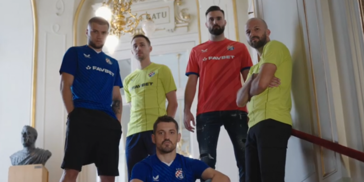 Sportske novosti – Dinamo predstavio nove dresove u parku Maksimir, Modri su ovime otvorili novo poglavlje u povijesti kluba