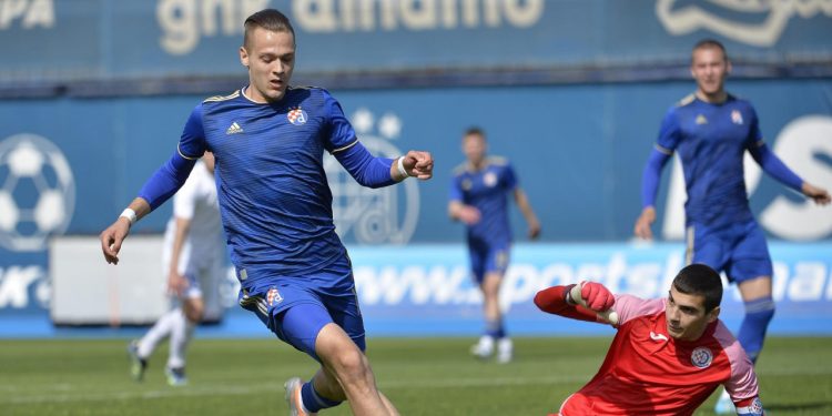 Sportske novosti – Dinamov igrač u dva tjedna potpisao za dva kluba: ‘Bježali smo u skloništa, svako malo čujete sirene…’