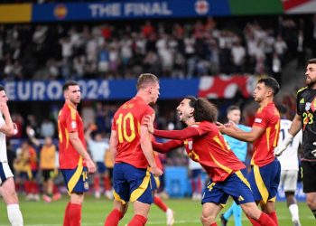 Sportske novosti – FOTO: Cucurella ispunio obećanje i obojao kosu u crveno, Dani Olmo najavio istu stvar