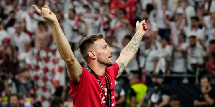 Sportske novosti – Gotovo je: Ivan Rakitić službeno predstavljen kao novi igrač Hajduka!