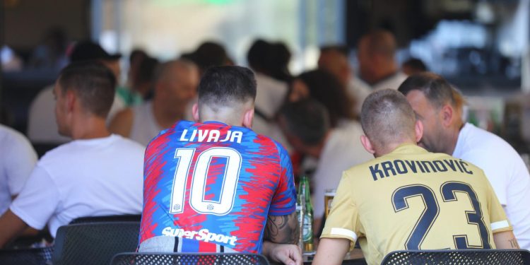 Sportske novosti – Hajduk predstavio novi dres, navijači oduševljeni novim izgledom: ‘Jedva čekam Raketu i Džeku vidjet u njima’