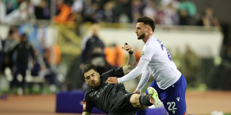 Sportske novosti – Hajdukov otpisani dvojac trenira odvojeno od momčadi, razlaz je sada neizbježan, mogu tražiti novi klub