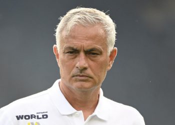 Sportske novosti – Hajdukov spektakl protiv Mourinha mogao je imati i Dinamo. Umiješala se policija, evo što se dogodilo