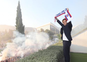 Sportske novosti – Legenda Manchester Uniteda zbog Rakitića najavila dolazak na Poljud: ‘Moram doći’