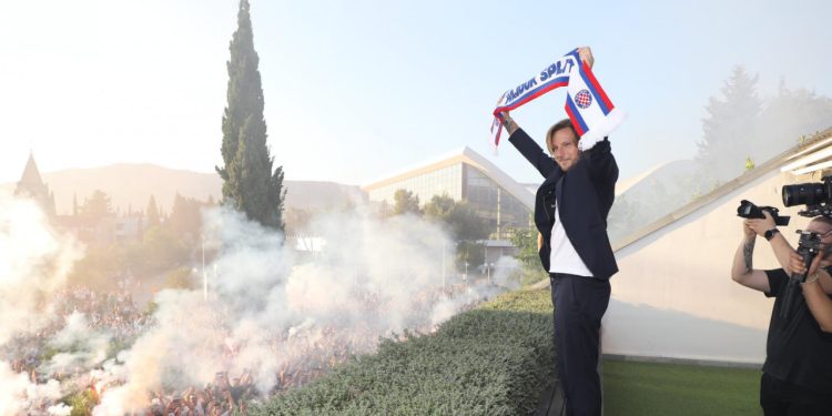 Sportske novosti – Legenda Manchester Uniteda zbog Rakitića najavila dolazak na Poljud: ‘Moram doći’