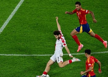 Sportske novosti – Pogledajte kako je zamalo pao najluđi gol Eura. ‘Kvaradonu’ centimetri dijelili od čuda