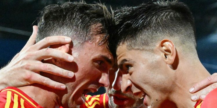 Sportske novosti – ‘Profesor nogometa’: Španjolci slave nenadanog junaka Eura, majstorija protiv Hrvatske bila je samo uvertira