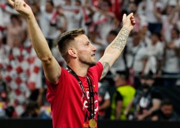 Sportske novosti – Rakitić se uoči dolaska u Hajduk oglasio na Instagramu, odmah se javio i Lovren: ‘Gorit će Split’