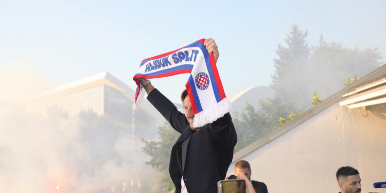 Sportske novosti – Rakitiću je Dinamo bio prva ljubav, s Modrima je i ‘koketirao’, ali ipak potpisao za Hajduk