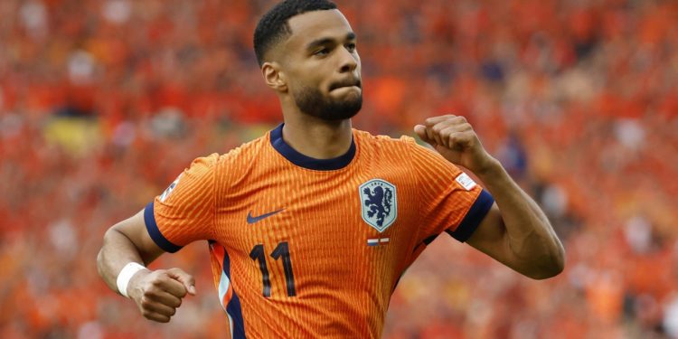 Sportske novosti – ‘Reinkarnacija’ Van Bastena gazi sve pred sobom i ruši rekorde, s Oranjom na Euru ponovno piše povijest