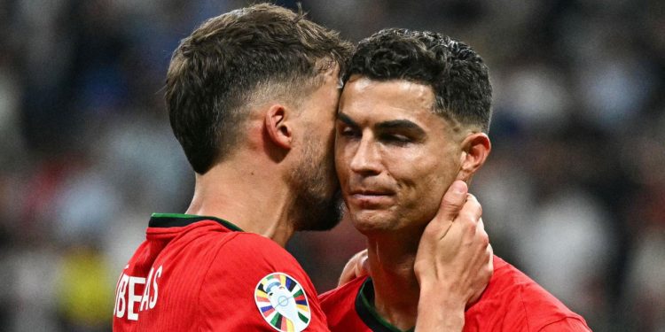 Sportske novosti – Ronaldo se ponovno rasplakao pa za kraj prekinuo sva nagađanja o budućnosti: ‘Momčad me trebala…’