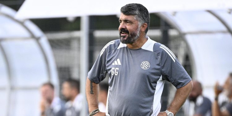 Sportske novosti – Scena s priprema govori sve o ‘Gattusu i Livaji’: Hajdukovci trče samoinicijativno, evo tko ih predvodi