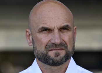 Sportske novosti – Sopić nezadovoljan, otkrio što se dogodilo sa stoperom: ‘Stradala su rebra, nije mogao nastaviti’