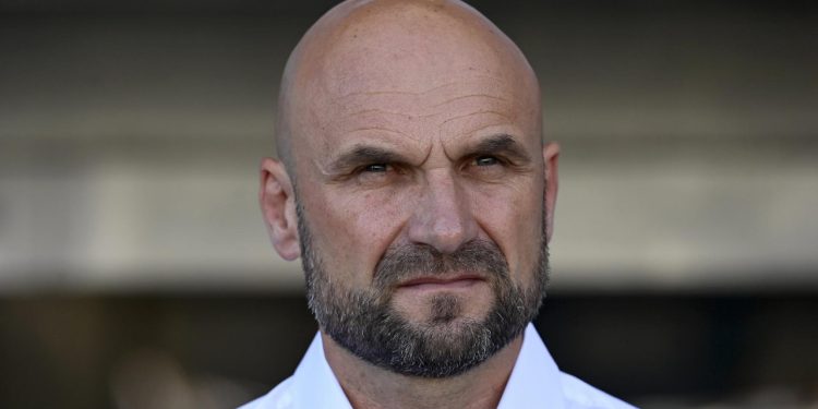 Sportske novosti – Sopić nezadovoljan, otkrio što se dogodilo sa stoperom: ‘Stradala su rebra, nije mogao nastaviti’