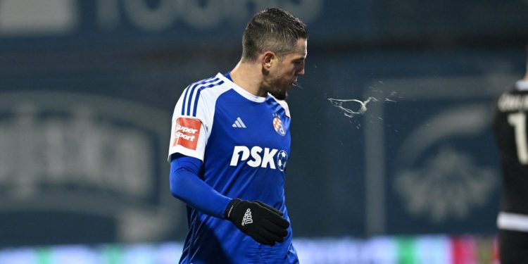 Sportske novosti – Temperamentni kapetan Modrih vikao na suigrače: ‘Što bih ja sad trebao reći, idemo mirno na ručak?!’