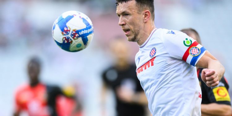 Sportske novosti – Težak četvrtak za hajdukovce: Mladi zabijali, napokon je zaigrao i Perišić, svi očekuju zvijezdu