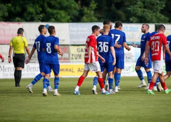 Sportske novosti – UŽIVO: Dinamo u dvije minute primio dva gola, Sergej Jakirović zamijenio svih 11 igrača