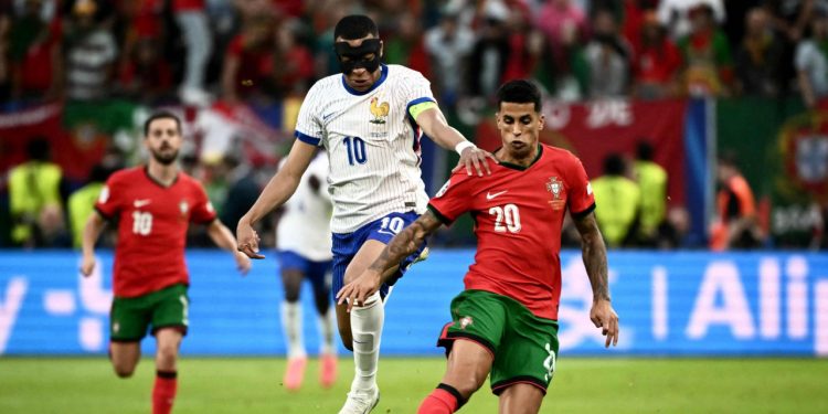 Sportske novosti – UŽIVO: Francuzi se probudili i počeli testirati Costu, Fernandes odapeo iz daljine