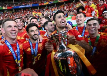 Sportske novosti – ‘Uefa je odlučila nagraditi šljakera. Olmo? Ovo bi mu bio najbolji izbor, iako ga čeka klupa’