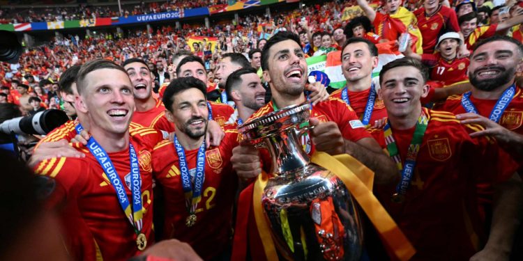 Sportske novosti – ‘Uefa je odlučila nagraditi šljakera. Olmo? Ovo bi mu bio najbolji izbor, iako ga čeka klupa’