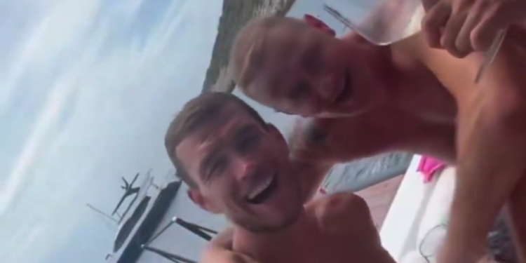 Sportske novosti – VIDEO: Džeko i Ibričić na Jadranu pjevaju veliki Grdovićev hit, ovo će se svidjeti navijačima Hajduka