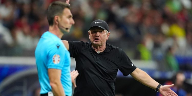 Sportske novosti – VIDEO: Evo zašto je Kek dobio crveni karton. Napravio je potez koji je neoprostiv