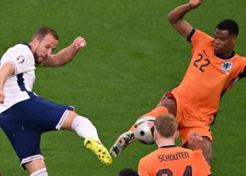 Sportske novosti – VIDEO: Je li sudac koji je osuđen zbog namještanja utakmica pogurao Engleze? Procijenite sami…