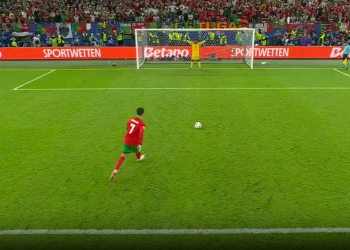 Sportske novosti – VIDEO: Kako je moguće da se ovo događa u četvrtfinalu Eura? Uefa pod hitno mora reagirati