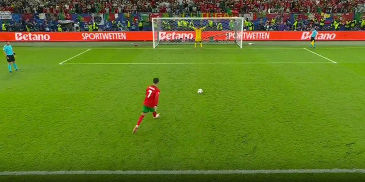 Sportske novosti – VIDEO: Kako je moguće da se ovo događa u četvrtfinalu Eura? Uefa pod hitno mora reagirati