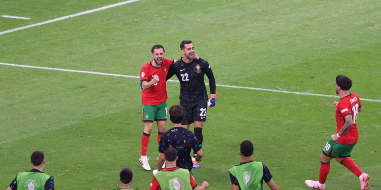 Sportske novosti – VIDEO: Ovo je dosad bilo neviđeno na europskim prvenstvima, Portugalac majstorijama ispisao povijest