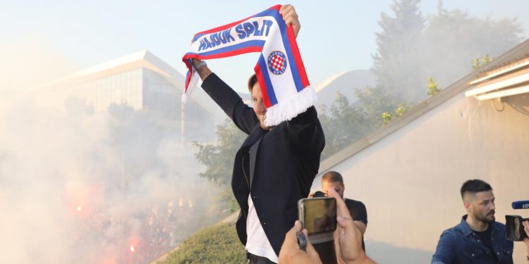 Sportske novosti – VIDEO: Rakitić podijelio spektakularne kadrove s dočeka, javio se i bivši izbornik Srbije