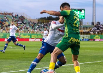 Sportske novosti – Velik udarac za Hajduk: Nezamjenjiv igrač ozlijedio gležanj, propušta početak sezone?