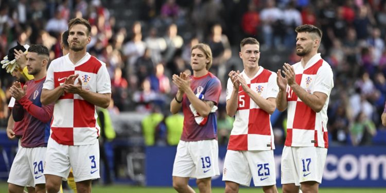 Sportske novosti – Zašto Hrvatske nema među osam na Euru? Najsporije igramo, ne forsiramo mlade, ne zna se tko je prva špica…