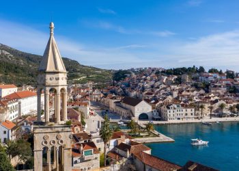 Srbi se raspisali o incidentu na hrvatskom otoku i ljutim cijenama: ‘Boca pića košta kao stan’