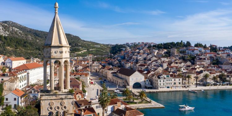 Srbi se raspisali o incidentu na hrvatskom otoku i ljutim cijenama: ‘Boca pića košta kao stan’