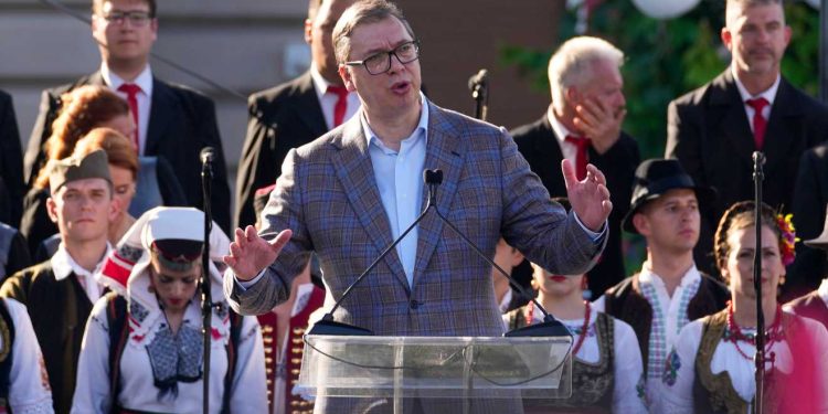 Stigli su Miloš i Komarac, Vučić pokazao kako Srbija uništava neprijatelje: Poslao poruku Hrvatima