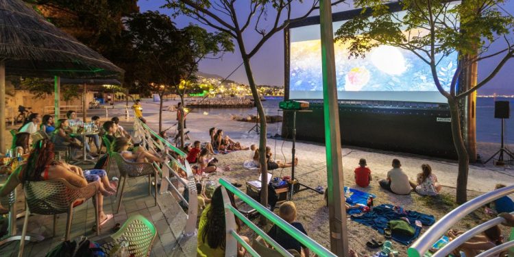 Stobreč dobio kino na otvorenom, evo koji naslovi će se prikazivati