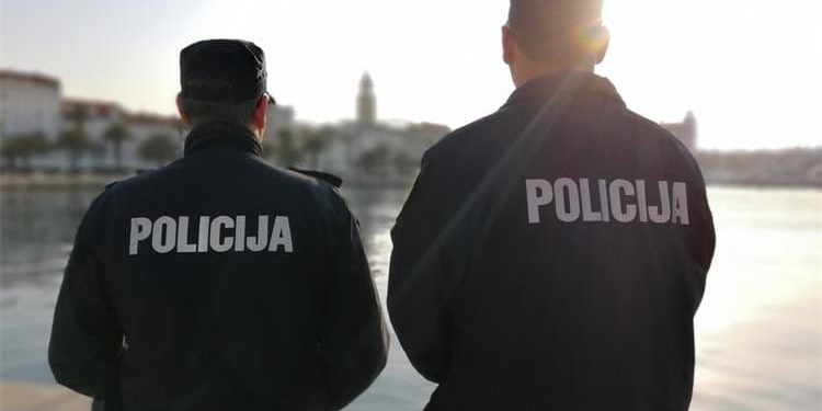 Suzavcem prskali partijanere Ultre u Splitu i trgali im lančiće