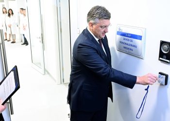 ‘Svemoćnom’ Ćorušiću smještaju aferu s legionelom: KBC Rebro preuzima Plenkovićev intimus?