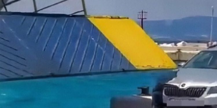 TAXI VOZILO POKLOPILA RAMPA TRAJEKTA Iz Jadrolinije se oglasili o ovom slučaju