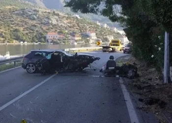 TEŠKA PROMETNA NESREĆA KOD DUBROVNIKA Poginula 19-godišnja osoba, troje ozlijeđenih!