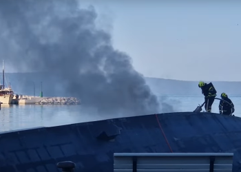 TRAJAT ĆE DANIMA Krenule pripreme za izvlačenje jahte u Makarskoj!