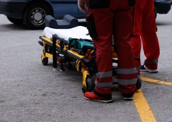 Teška prometna nesreća u okolici Splita, sudarili se teretnjak i auto. Jedna osoba ozlijeđena
