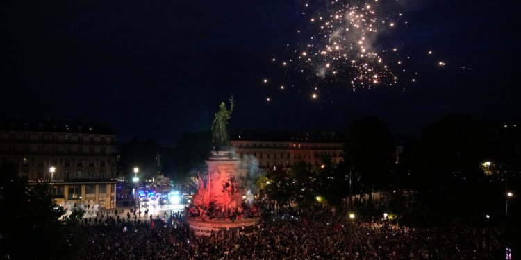 Totalni kaos u Francuskoj, narodu dozlogrdilo: Svi izašli na ulice, kreće dar mar